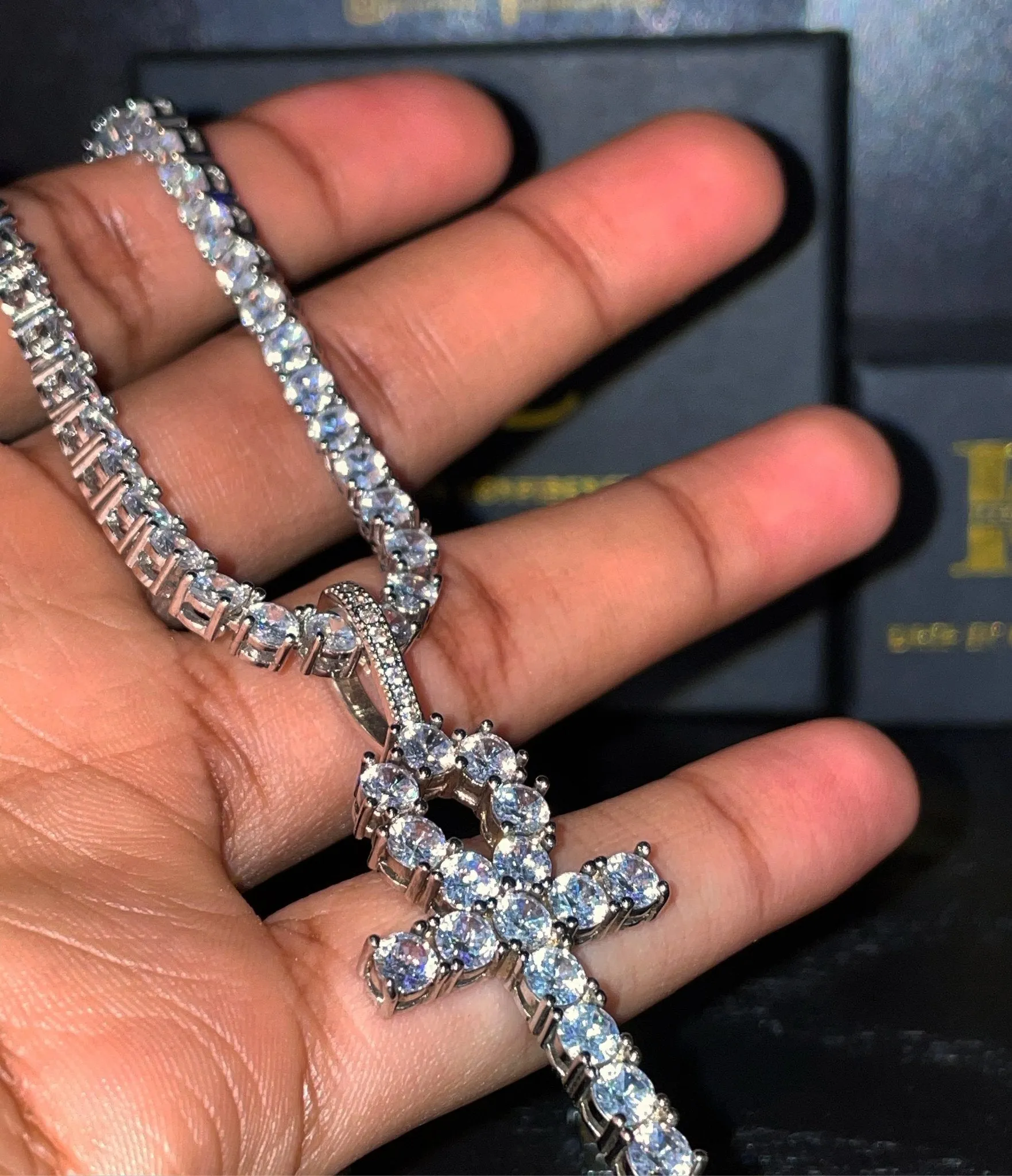 18K Tennis Cross