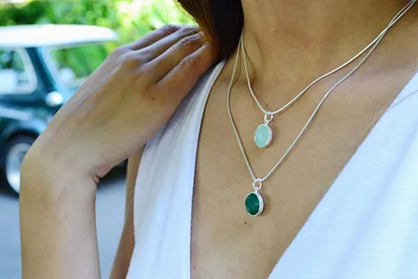 Arabesque Round Cutout Pendant Green Amethyst