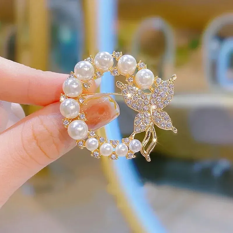 Fashion Women Girls Elegant Emerald Crystal Butterfly Brooches Badges Classic Lady Dress Suit High-end Pins Jewelry