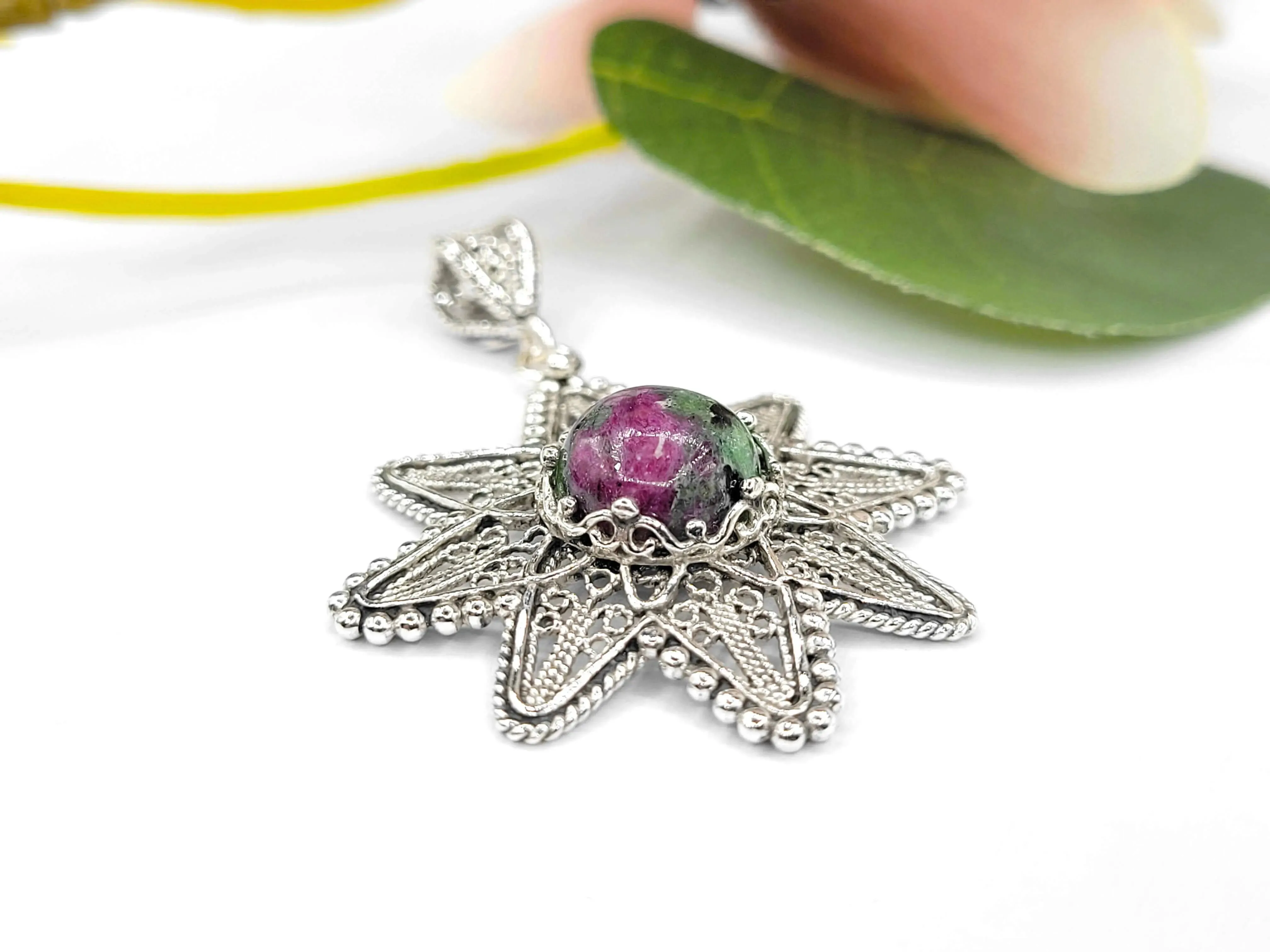 Filigree Art Ruby Zoisite Gemstone Sunflower Design Women Silver Pendant Necklace