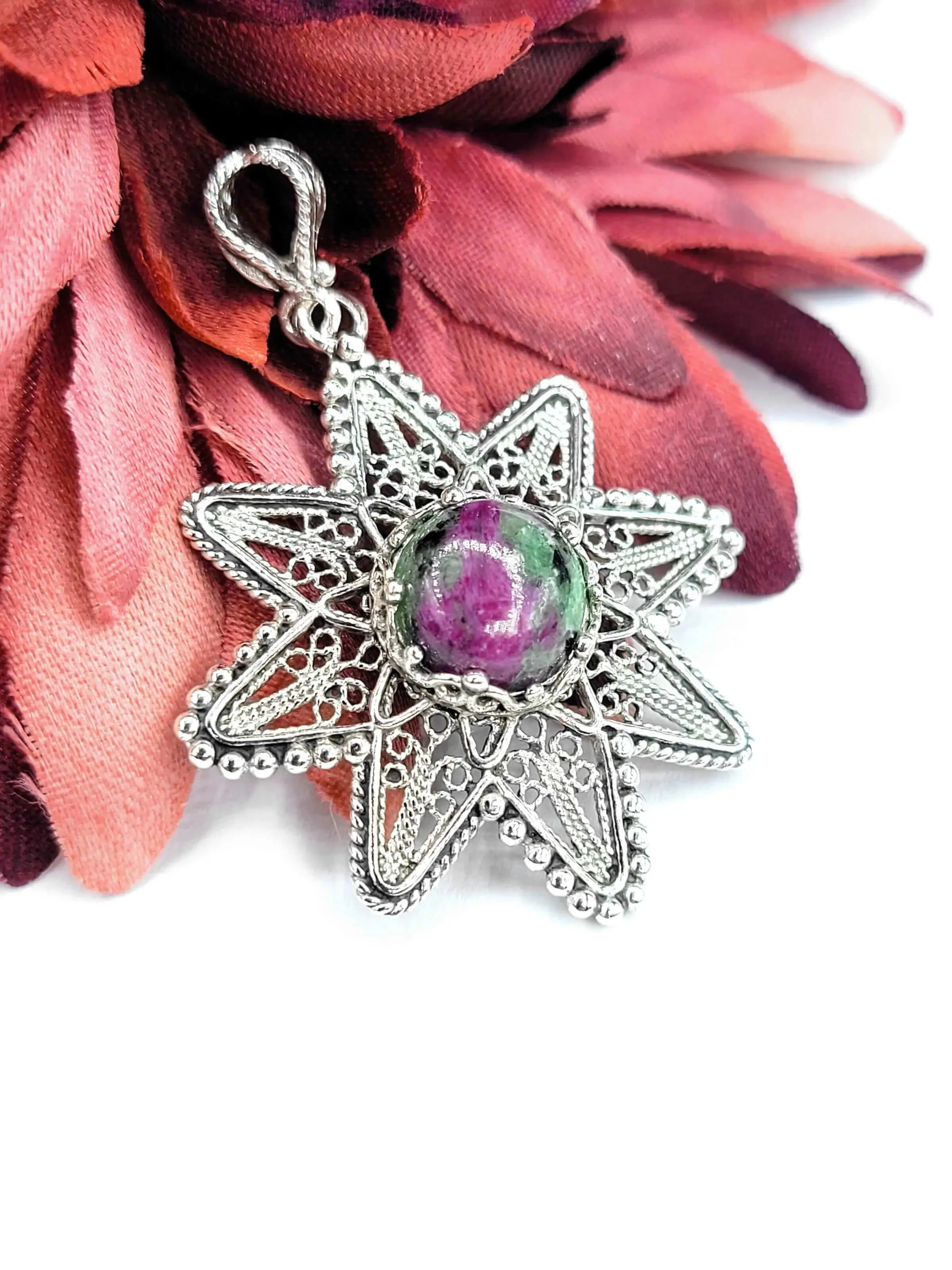 Filigree Art Ruby Zoisite Gemstone Sunflower Design Women Silver Pendant Necklace