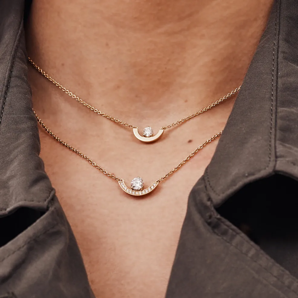 Intrépide grand arc pavée necklace
