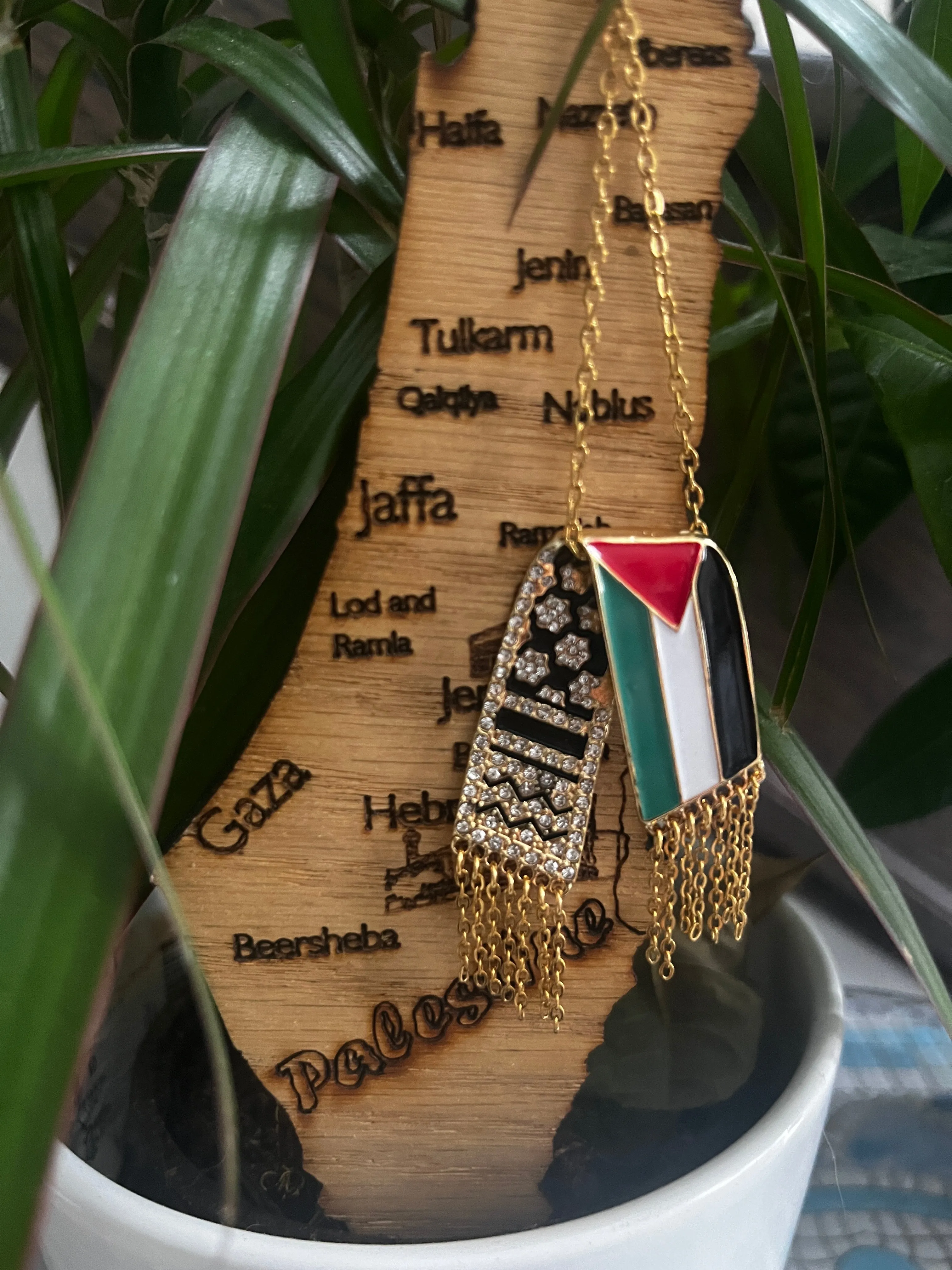 Keffiyeh scarf pendants