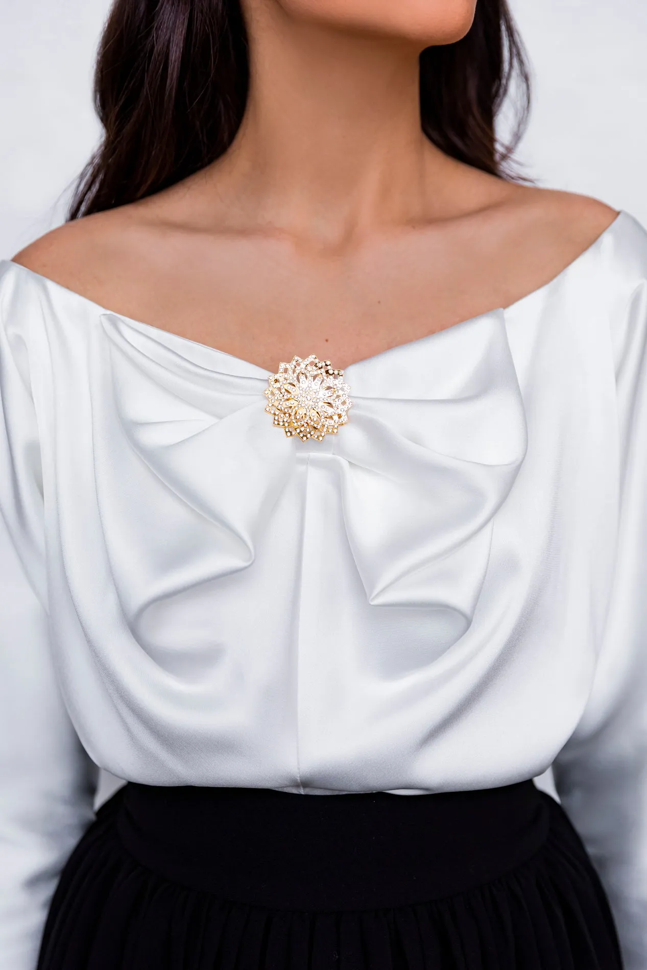 Lotus Brooch - Gold With Crystals