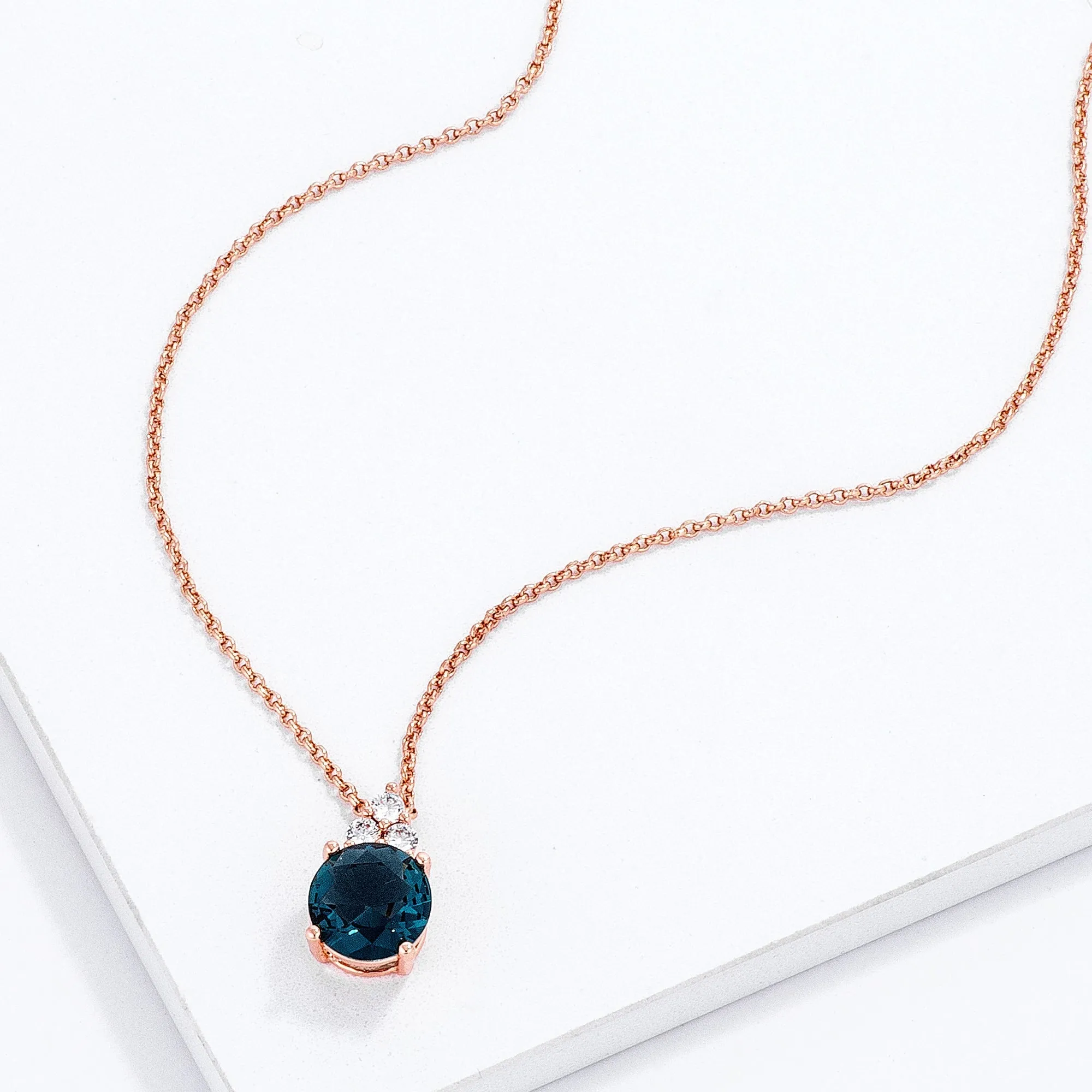 LOVCIA Elegant Rose Gold Plated Peacock Green CZ Pendant with White Accents