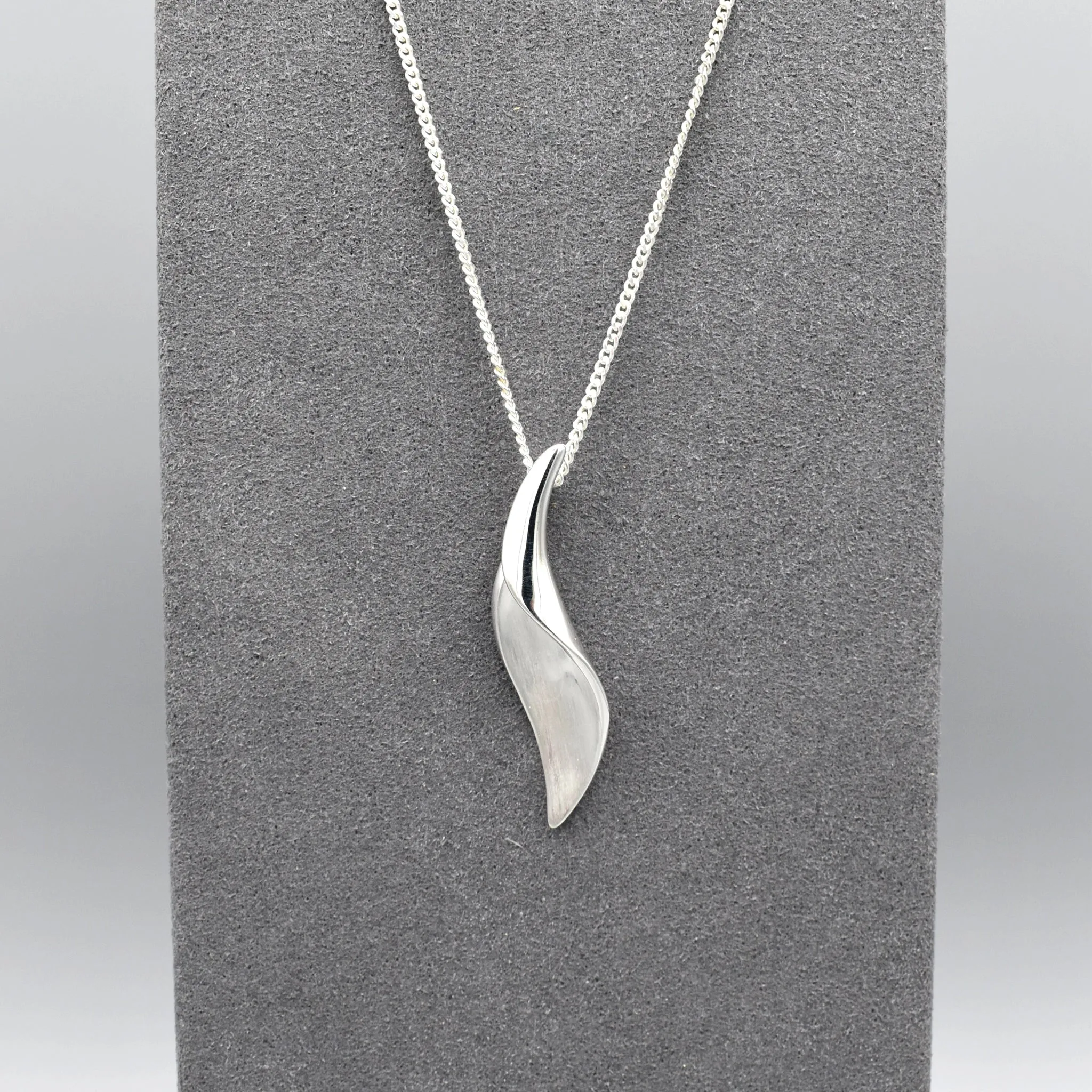 Matt & Shiny Conch | Pendant