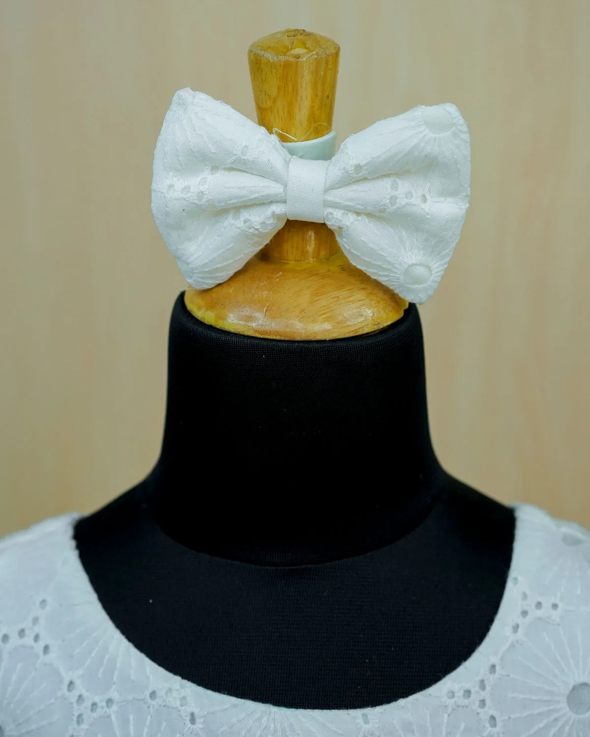 Milky White Hacoba Puff Sleeve Frock with Detachable Brooches on Waistline