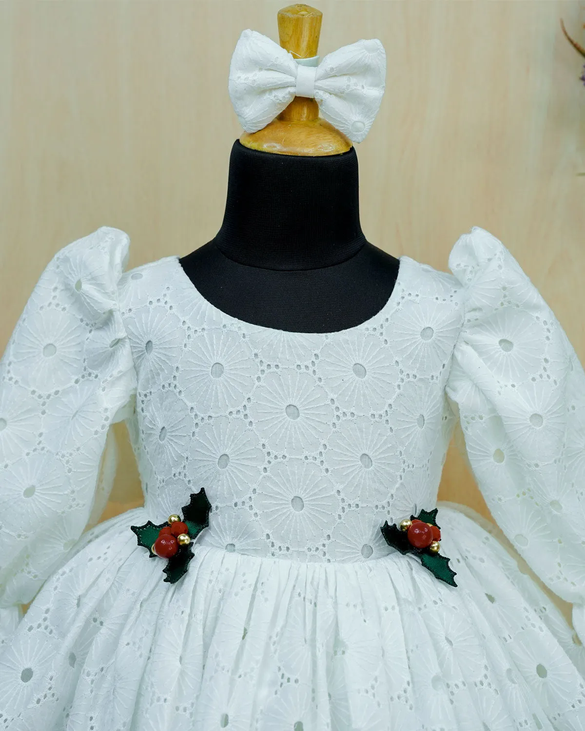 Milky White Hacoba Puff Sleeve Frock with Detachable Brooches on Waistline