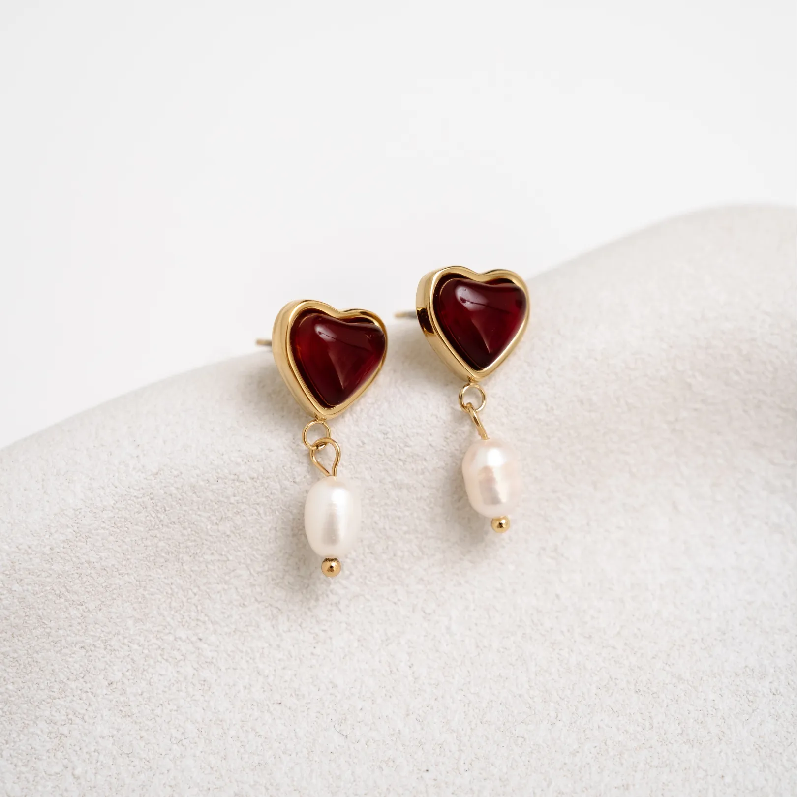 Pinot Heart & Pearl Earrings