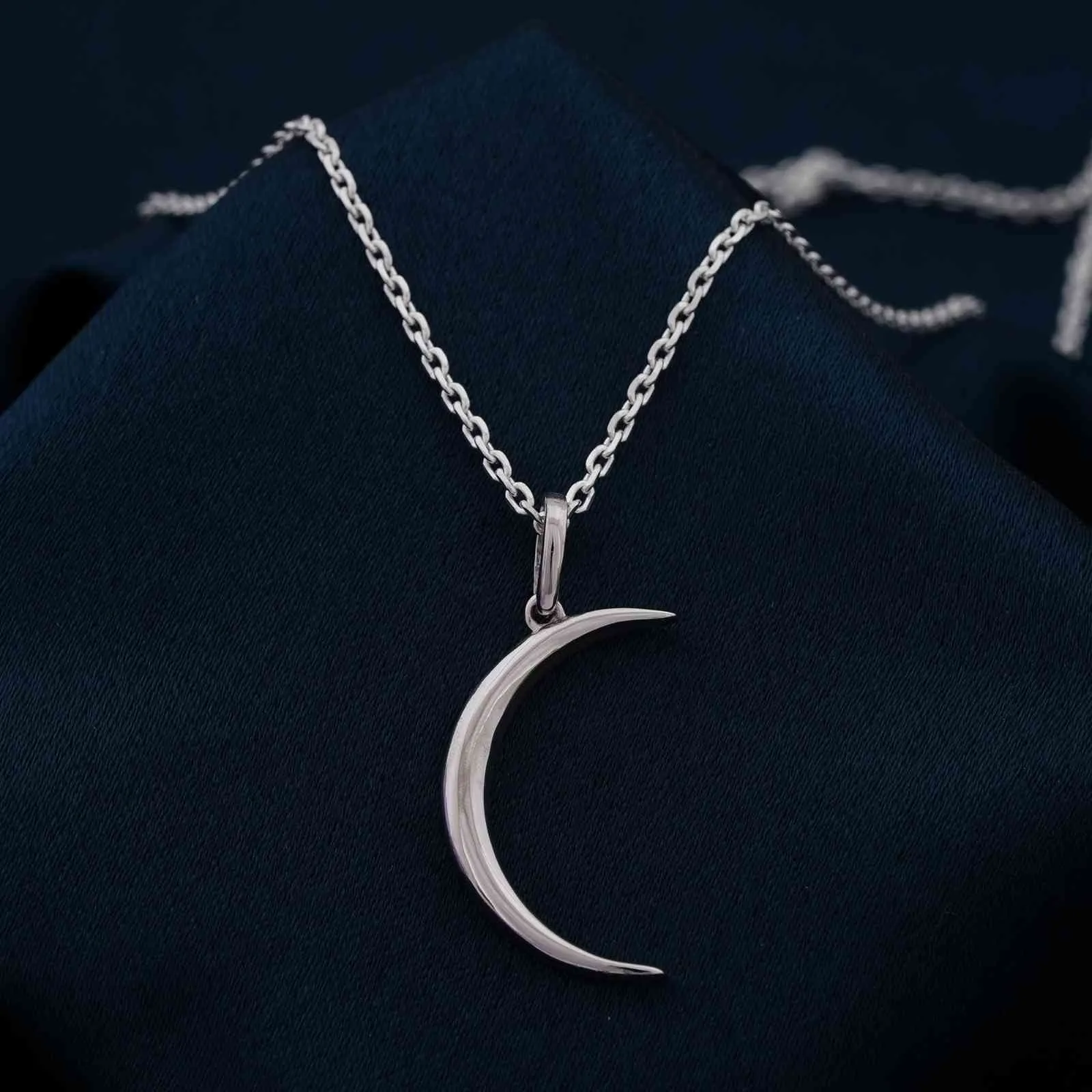 Silver Stunning Moon Pendant
