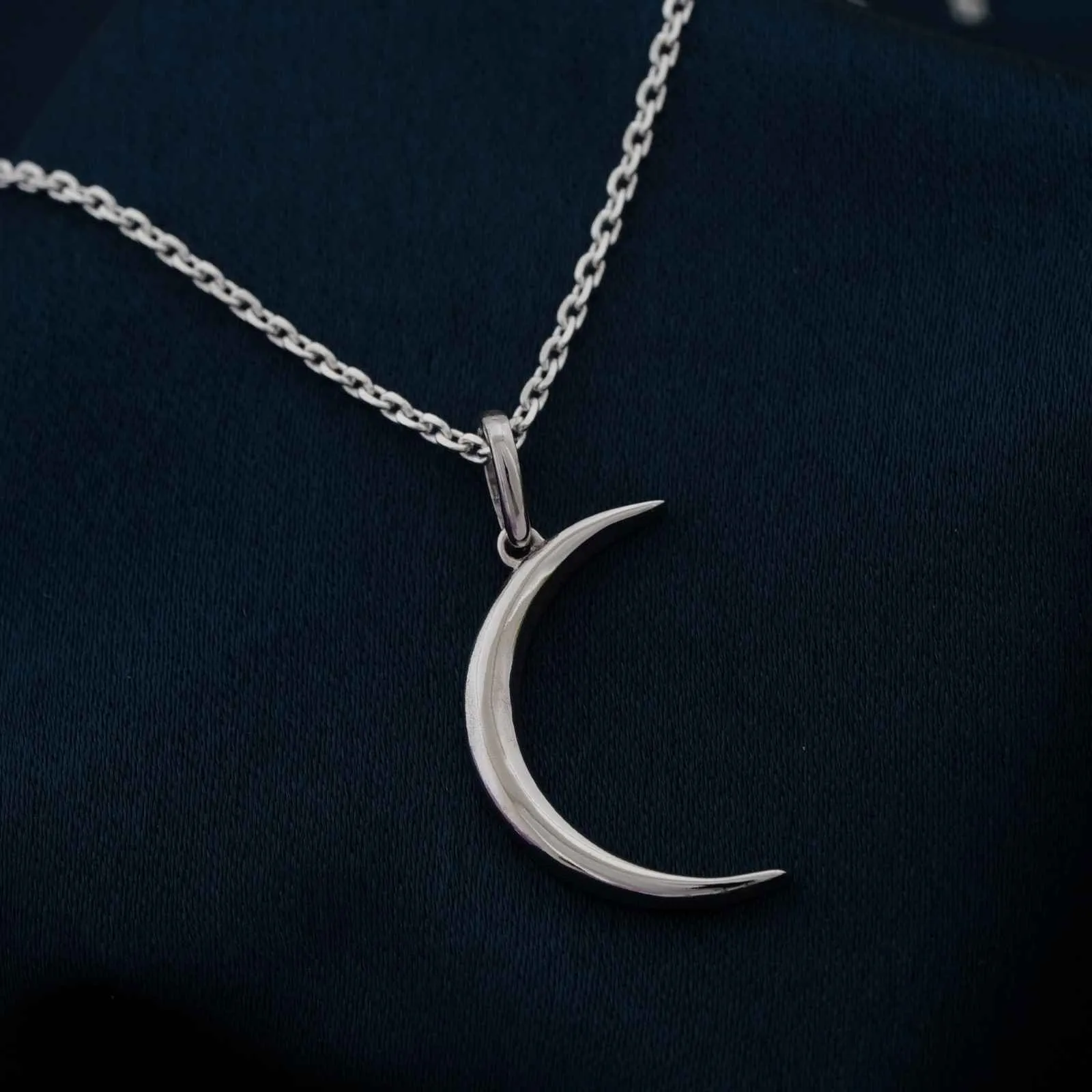 Silver Stunning Moon Pendant