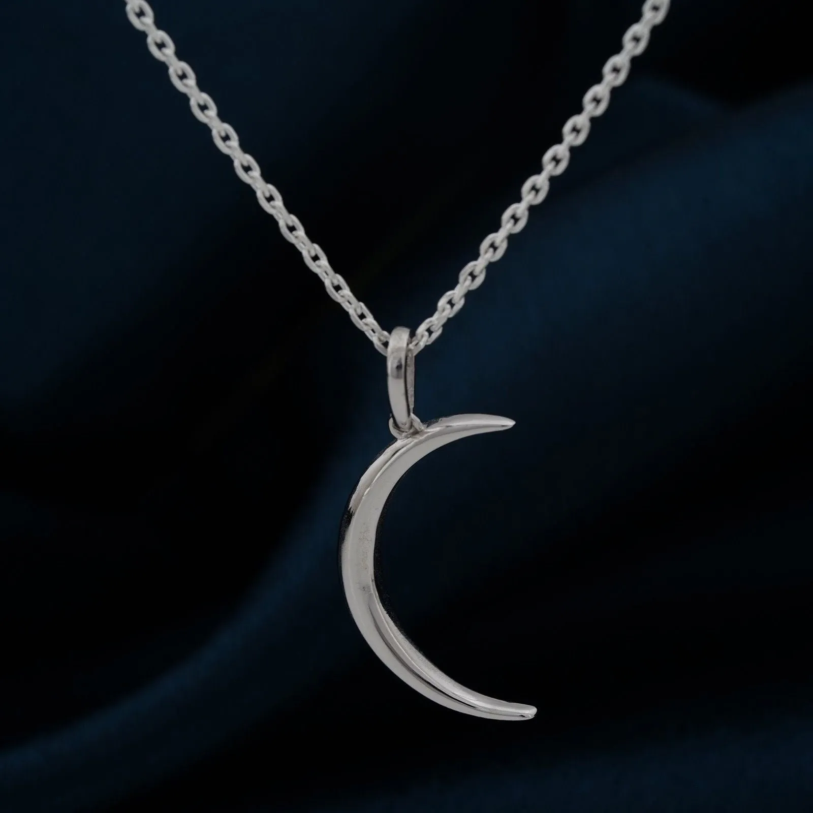 Silver Stunning Moon Pendant