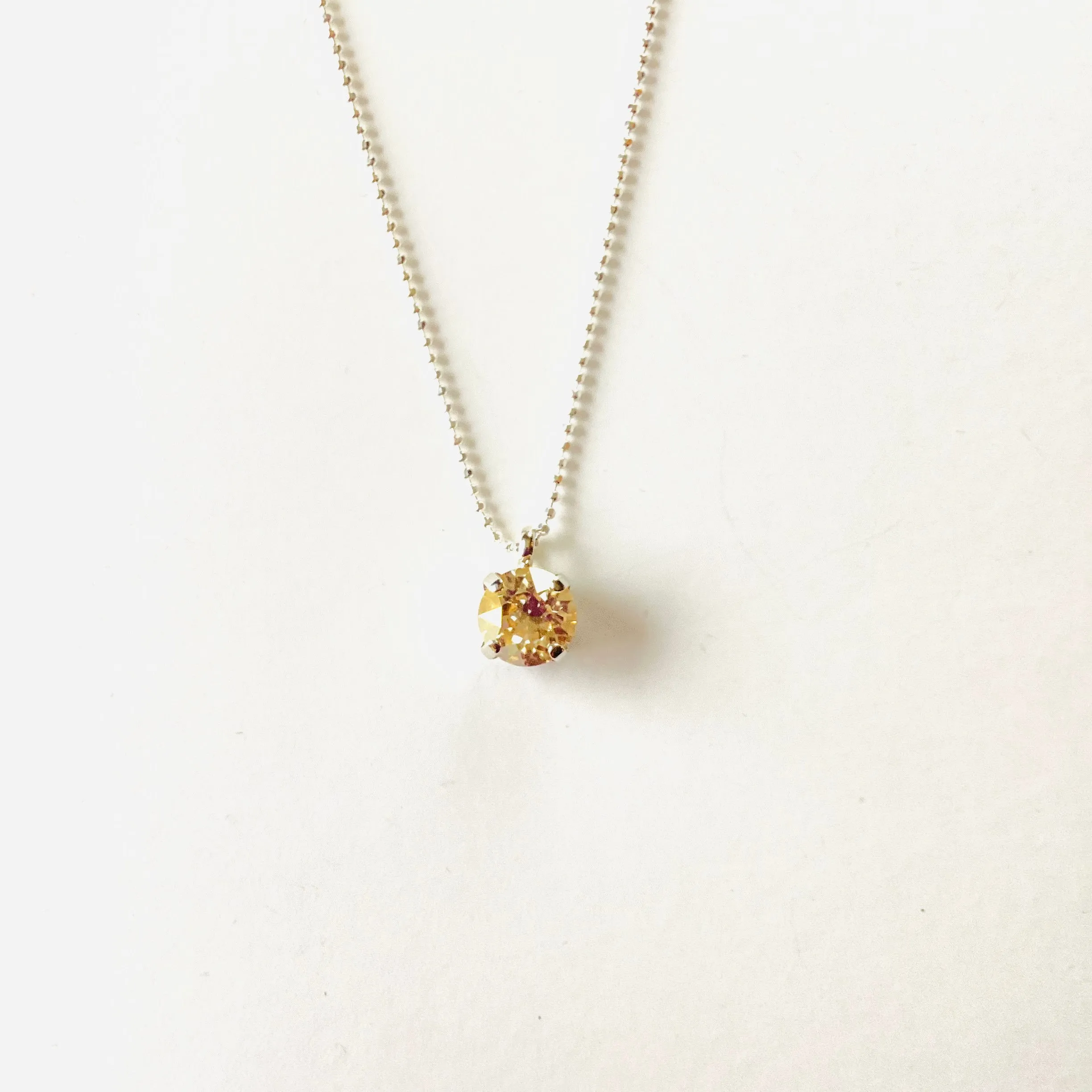 Simple Pendant Necklace in Champagne